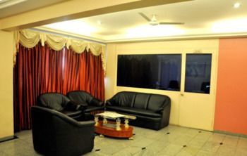 Hotel Deccan Park Пуна Экстерьер фото