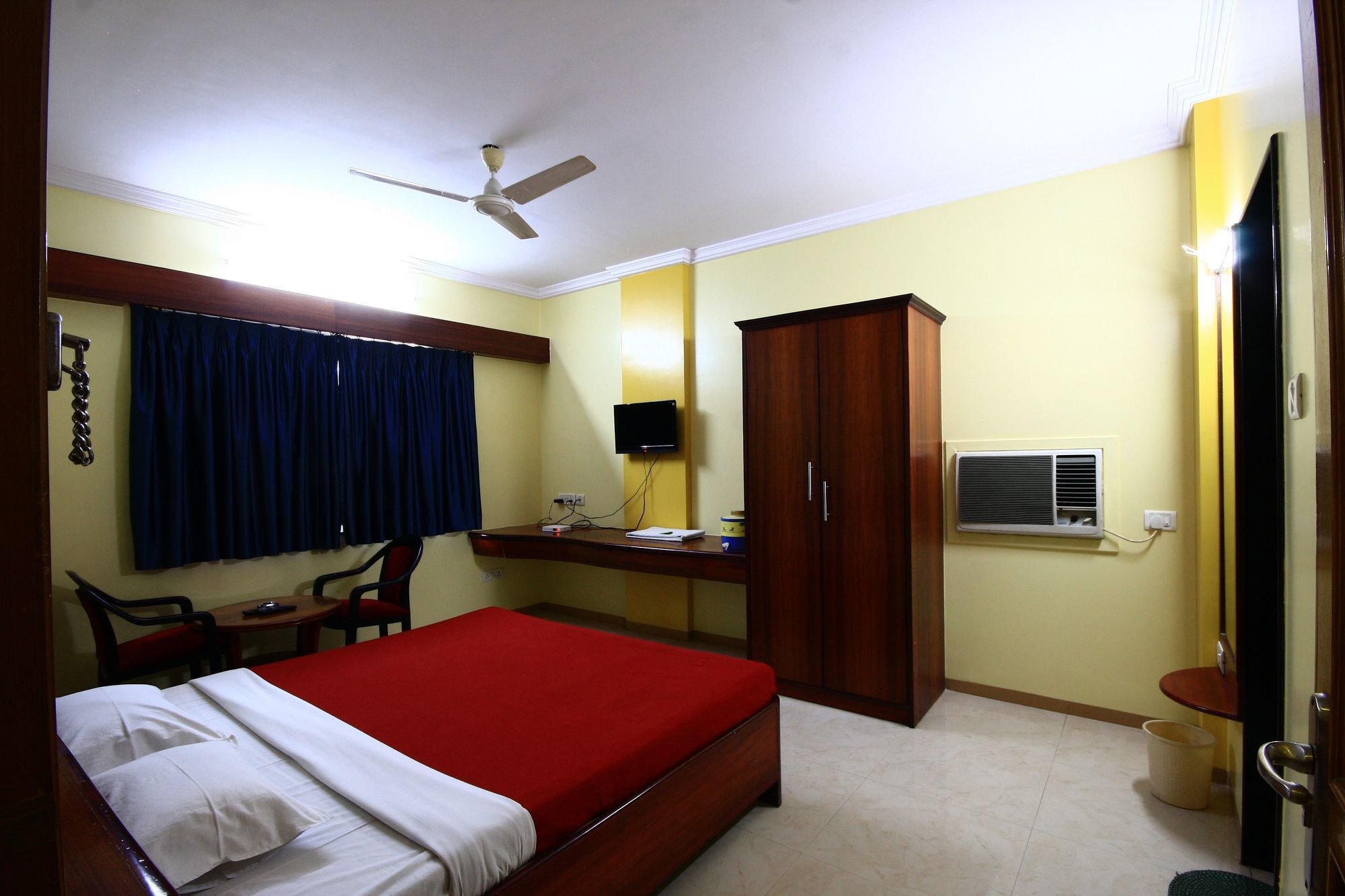 Hotel Deccan Park Пуна Экстерьер фото