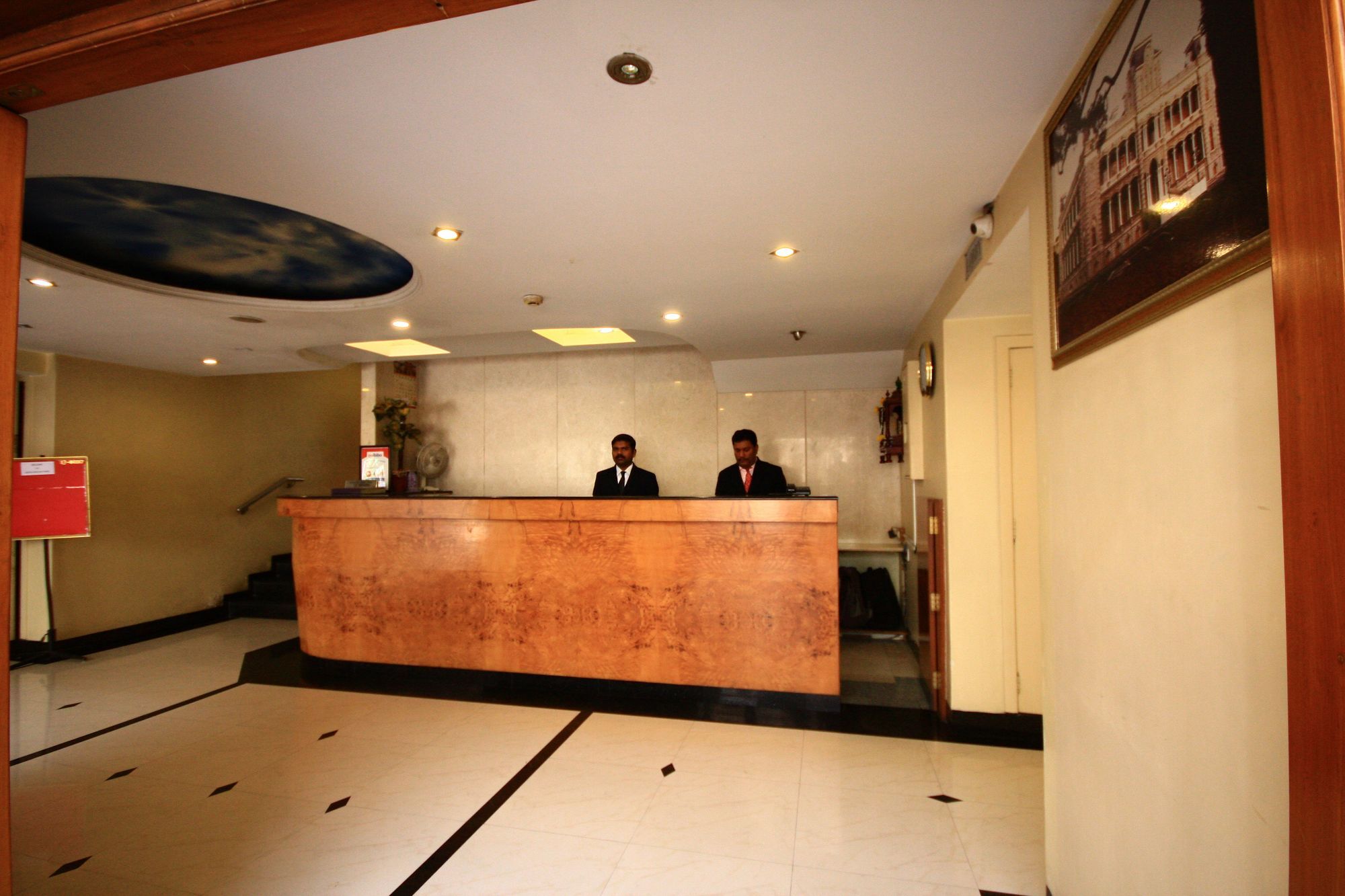 Hotel Deccan Park Пуна Экстерьер фото